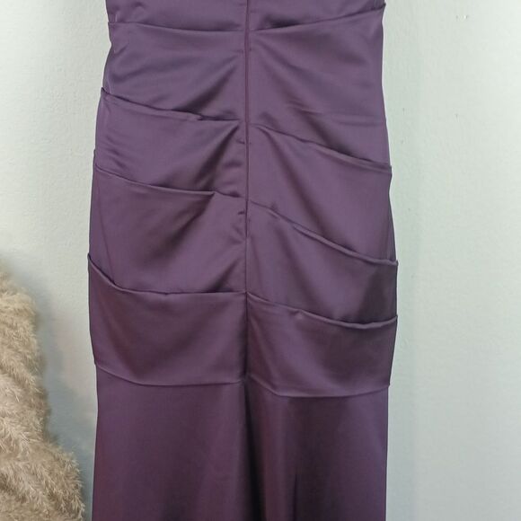 David's Bridal Deep Purple Satin V Neck Ruched Sleeveless Gown sz 10 - Picture 11 of 13
